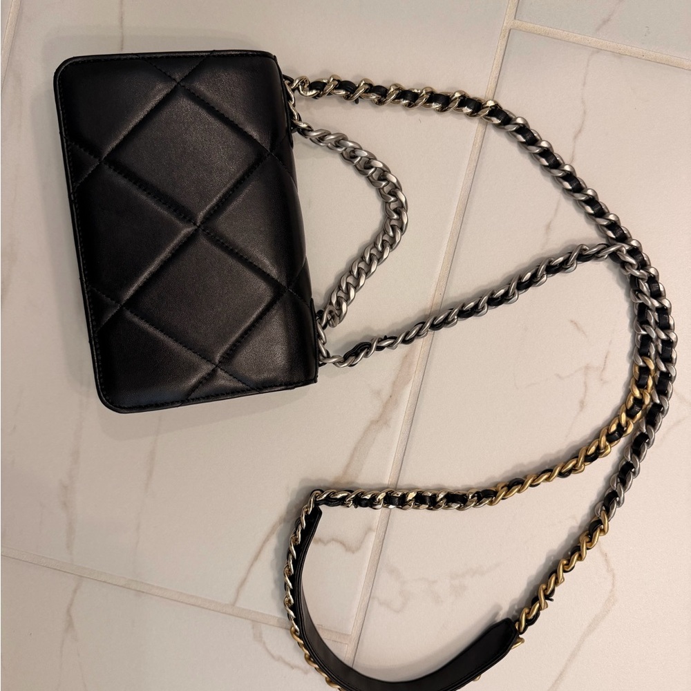 CHANEL
Lambskin Quilted Chanel 19 Wallet On Chain WOC Black - Picture 4 of 16